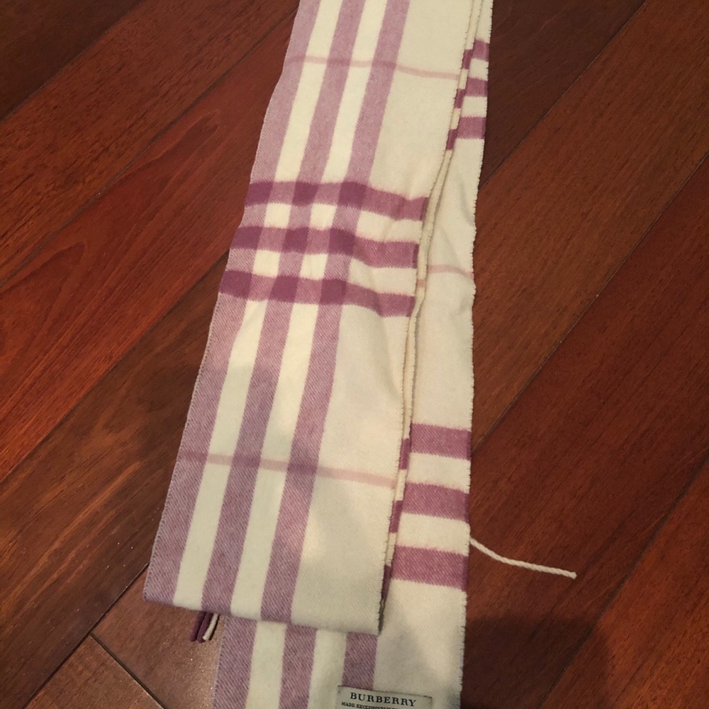 Burberry 100% cashmere scarf